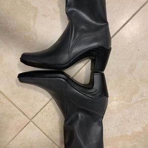 Aerosole A2 gray boots